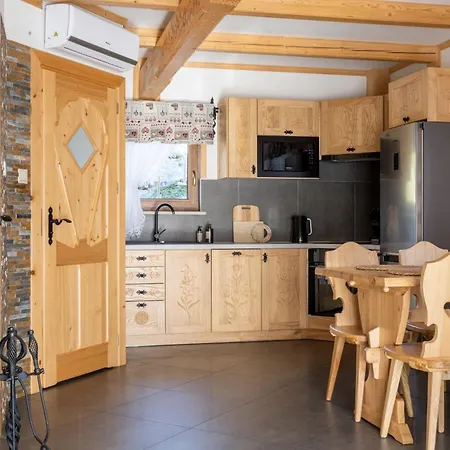 Lux-house & Jacuzzi Sauna *