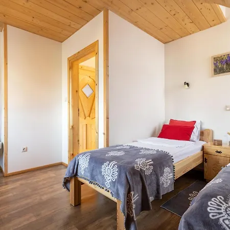 Lux-house & Jacuzzi Sauna *