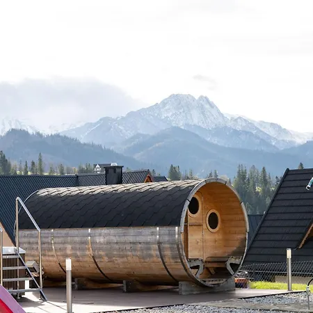 Lux-house & Jacuzzi Sauna Dağ evi *