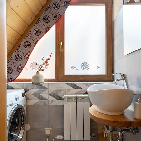 Lux-house & Jacuzzi Sauna Σαλέ Ζακοπάνε