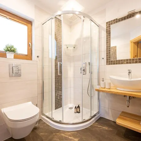 Lux-house & Jacuzzi Sauna Chalé *